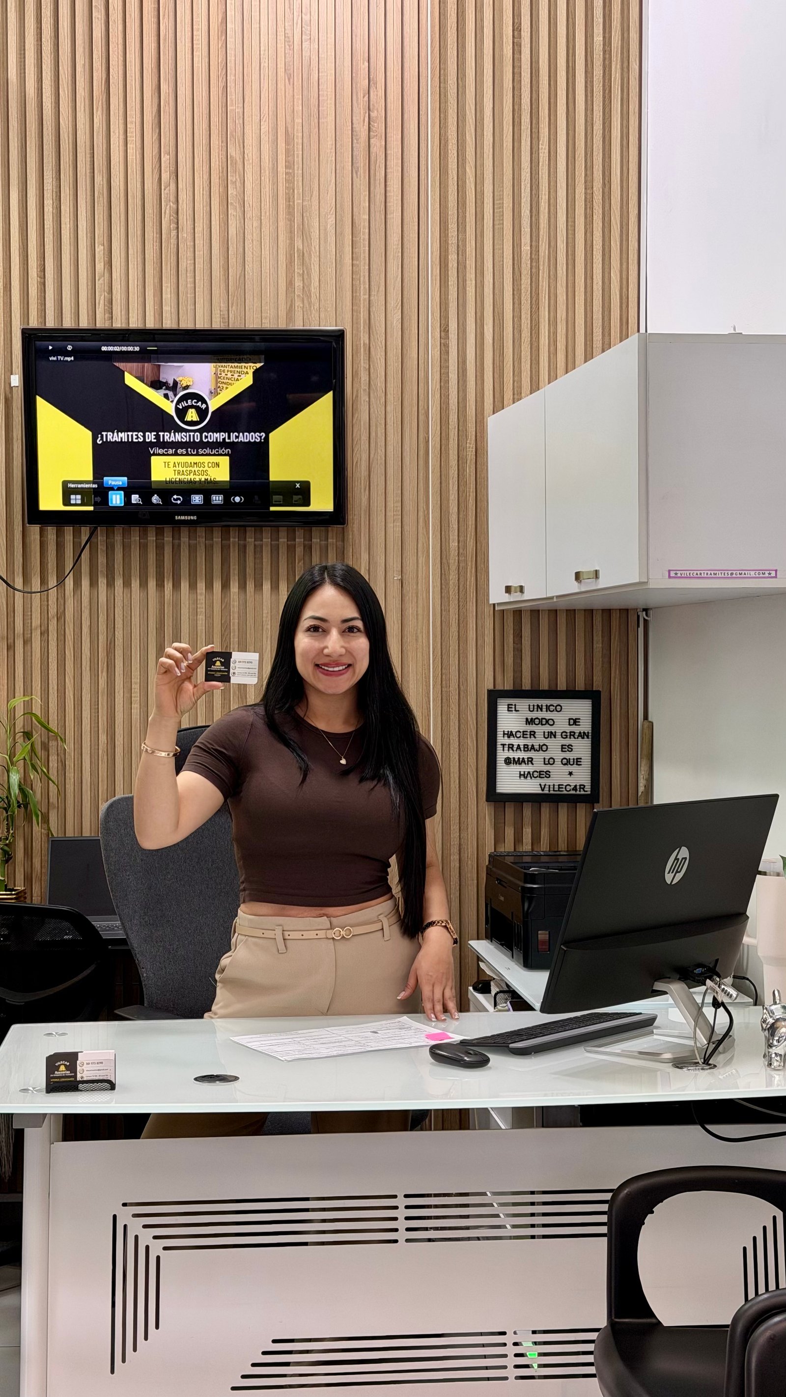 Viviana Leguizamón - Asesora VILECAR en oficina